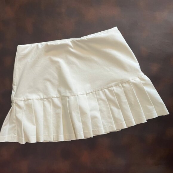 Tory Burch Sport Pleated Hem Tennis Skirt EUC Snow White 4 Way Stretch SZ XSmall - Picture 2 of 3